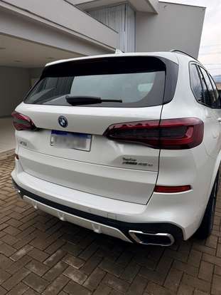 BMW-X5-2021