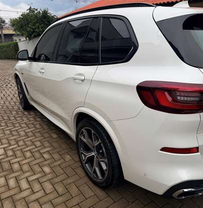 BMW-X5-2021