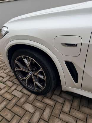 BMW-X5-2021