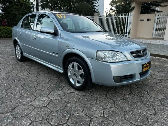 CHEVROLET ASTRA 2.0 MPFI ADVANTAGE 8V FLEX 4P MANUAL CHEVROLET ASTRA 2.0 MPFI ADVANTAGE 8V FLEX 4P MANUAL