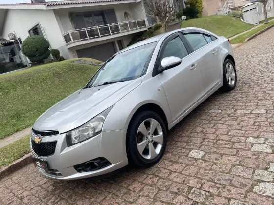 CHEVROLET CRUZE 1.8 LT 16V FLEX 4P AUTOMÁTICO CHEVROLET CRUZE 1.8 LT 16V FLEX 4P AUTOMÁTICO