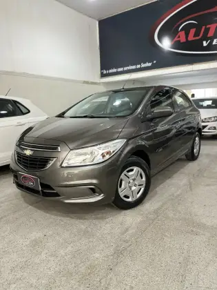 CHEVROLET ONIX 1.0 MPFI LT 8V FLEX 4P MANUAL CHEVROLET ONIX 1.0 MPFI LT 8V FLEX 4P MANUAL