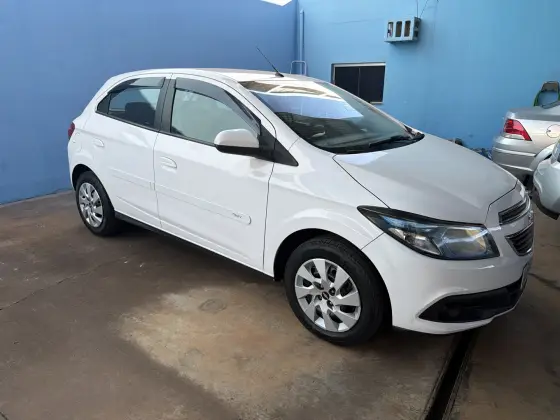 CHEVROLET ONIX 1.4 MPFI LT 8V FLEX 4P MANUAL
