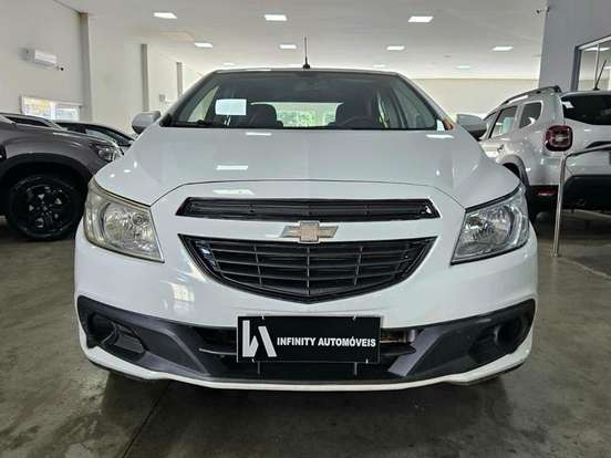 CHEVROLET-PRISMA-2013