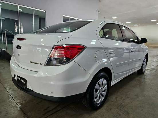 CHEVROLET-PRISMA-2013