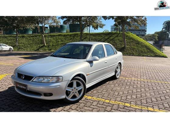 CHEVROLET VECTRA 2.2 MPFI GL MILENIUM 8V GASOLINA 4P MANUAL