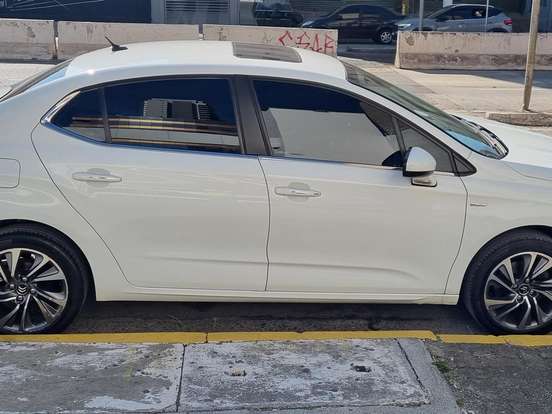 CITROËN-C4 LOUNGE-1.6 EXCLUSIVE 16V TURBO FLEX 4P AUTOMÁTICO CITROËN-C4 LOUNGE-2016