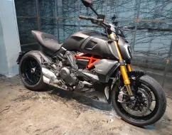 DUCATI DIAVEL 1260 S DUCATI DIAVEL 1260 S