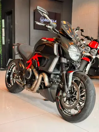 DUCATI DIAVEL CARBON DUCATI DIAVEL CARBON