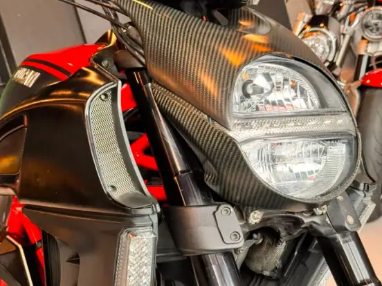 DUCATI-DIAVEL CARBON DUCATI-DIAVEL CARBON-2013
