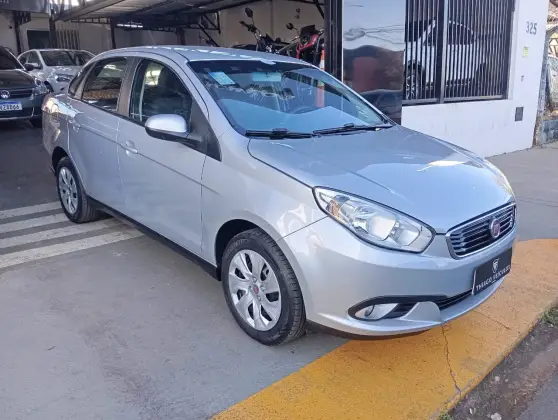 FIAT GRAND SIENA 1.4 MPI ATTRACTIVE 8V FLEX 4P MANUAL FIAT GRAND SIENA 1.4 MPI ATTRACTIVE 8V FLEX 4P MANUAL