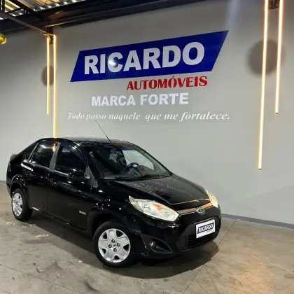 FORD FIESTA 1.6 MPI SEDAN 8V FLEX 4P MANUAL FORD FIESTA 1.6 MPI SEDAN 8V FLEX 4P MANUAL