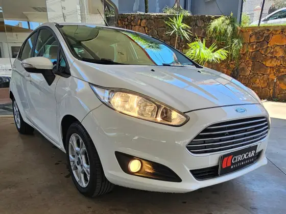 FORD FIESTA 1.6 SE HATCH 16V FLEX 4P POWERSHIFT FORD FIESTA 1.6 SE HATCH 16V FLEX 4P POWERSHIFT
