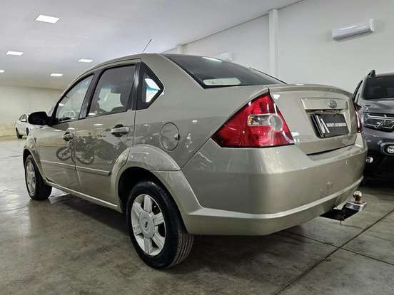 FORD-FIESTA-2005