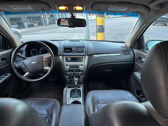 FORD-FUSION-2010