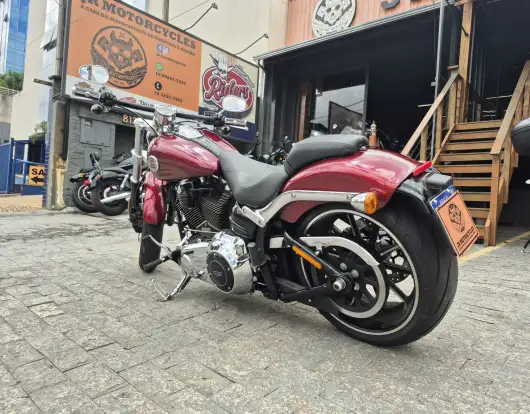 HARLEY-DAVIDSON-SOFTAIL BREAKOUT-2015