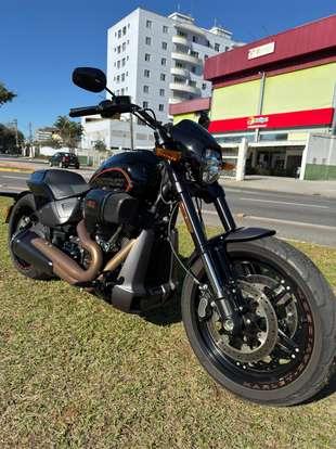 HARLEY-DAVIDSON-SOFTAIL FXDR 114-2019