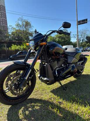 HARLEY-DAVIDSON-SOFTAIL FXDR 114-2019