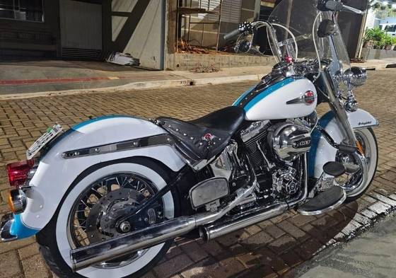 HARLEY-DAVIDSON SOFTAIL HERITAGE CLASSIC 