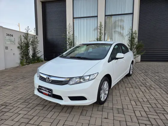 HONDA CIVIC 1.8 LXS 16V FLEX 4P AUTOMÁTICO HONDA CIVIC 1.8 LXS 16V FLEX 4P AUTOMÁTICO