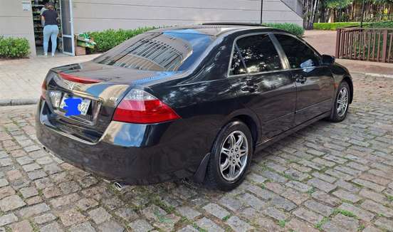 HONDA-ACCORD-2006