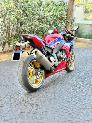 HONDA-CBR 1000RR-R FIREBLADE SP-2023