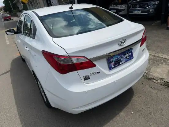 HYUNDAI-HB20S-2015