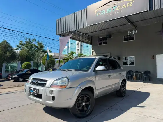 HYUNDAI TUCSON 2.0 MPFI GL 16V 142CV 2WD GASOLINA 4P MANUAL HYUNDAI TUCSON 2.0 MPFI GL 16V 142CV 2WD GASOLINA 4P MANUAL