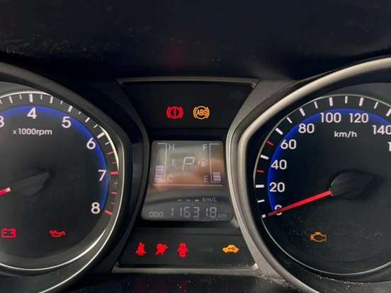 HYUNDAI-HB20S-1.6 PREMIUM 16V FLEX 4P AUTOMÁTICO HYUNDAI-HB20S-2015