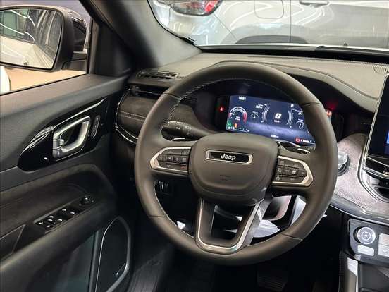JEEP-COMMANDER-2.0 HURRICANE 4 TURBO GASOLINA BLACKHAWK AT9 JEEP-COMMANDER-2025