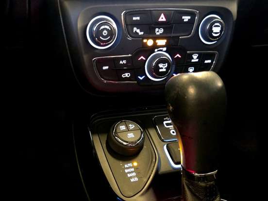 JEEP-COMPASS-2.0 16V DIESEL LIMITED 4X4 AUTOMÁTICO JEEP-COMPASS-2020