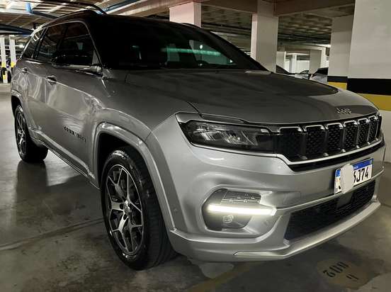 JEEP-COMMANDER-2023