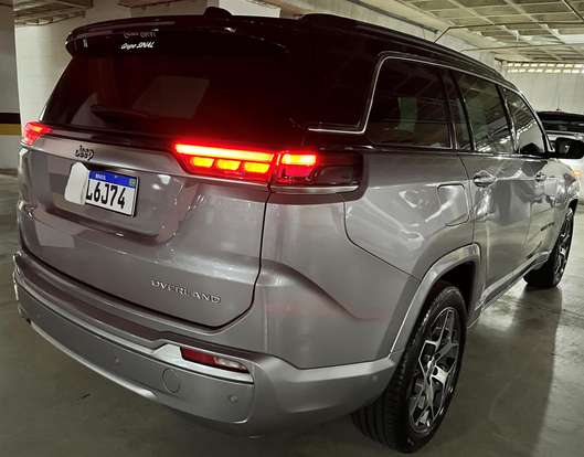 JEEP-COMMANDER-2023