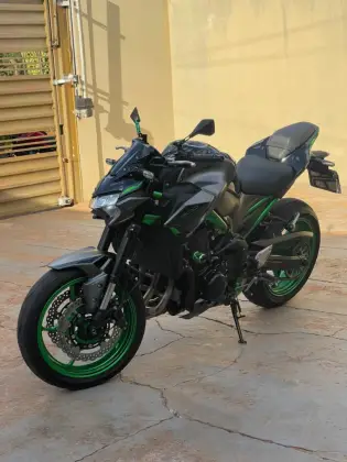 KAWASAKI Z900 KAWASAKI Z900