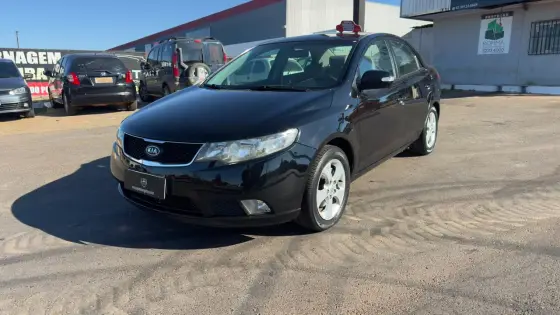 KIA CERATO 1.6 EX2 SEDAN 16V GASOLINA 4P MANUAL