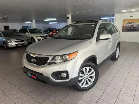 KIA SORENTO 3.5 S.555 V6 4X2 24V GASOLINA 4P AUTOMATICO KIA SORENTO 3.5 S.555 V6 4X2 24V GASOLINA 4P AUTOMATICO