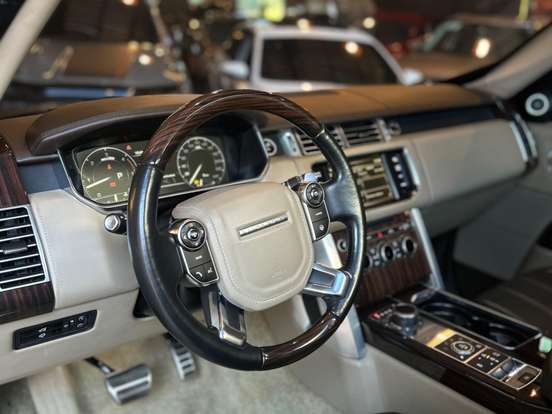 LAND ROVER-RANGE ROVER VOGUE-4.4 AUTOBIOGRAPHY SDV8 4X4 TURBO DIESEL 4P AUTOMÁTICO LAND ROVER-RANGE ROVER VOGUE-2015