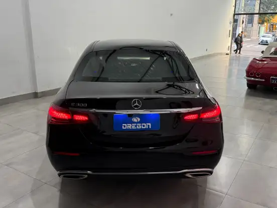MERCEDES-BENZ-E 300-2022