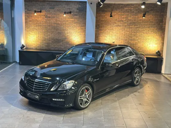 MERCEDES-BENZ E 63 AMG 5.5 V8 32V BI-TURBO GASOLINA 4P AUTOMÁTICO MERCEDES-BENZ E 63 AMG 5.5 V8 32V BI-TURBO GASOLINA 4P AUTOMÁTICO