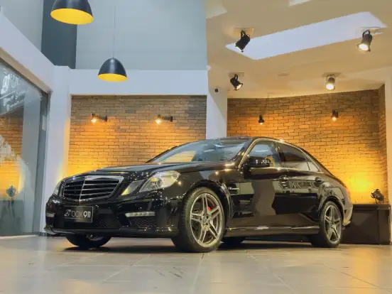 MERCEDES-BENZ-E 63 AMG-5.5 V8 32V BI-TURBO GASOLINA 4P AUTOMÁTICO MERCEDES-BENZ-E 63 AMG-2011