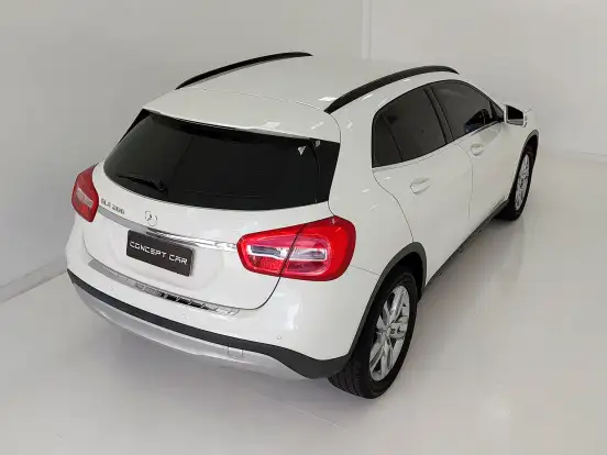 MERCEDES-BENZ-GLA 200-2016