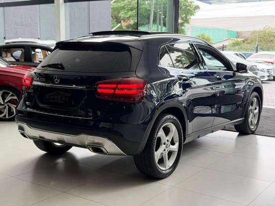 MERCEDES-BENZ-GLA 200-2018