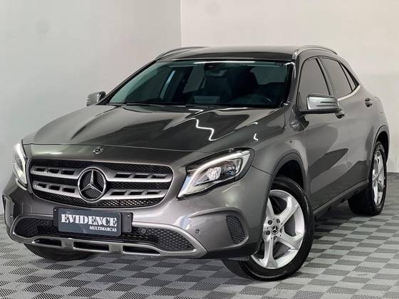 MERCEDES-BENZ GLA 200 1.6 CGI FLEX ADVANCE 7G-DCT