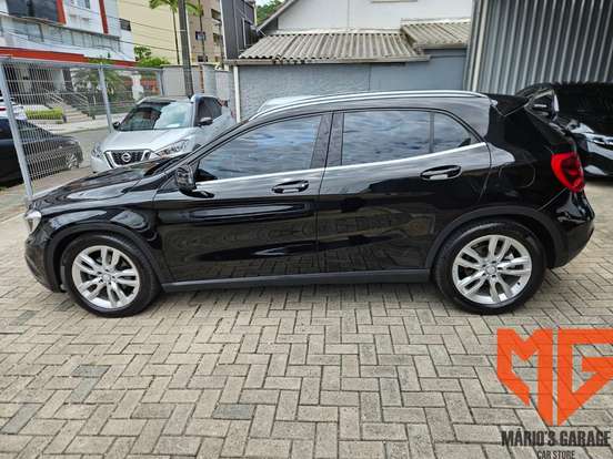 MERCEDES-BENZ-GLA 200-2015
