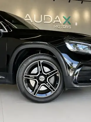 MERCEDES-BENZ-GLB 220-2024