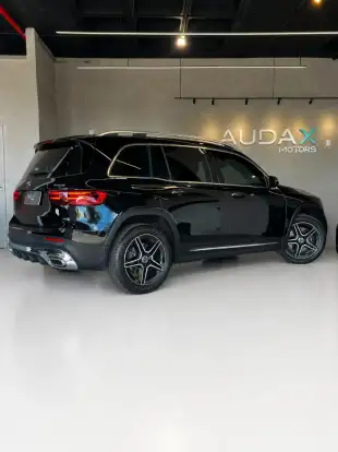 MERCEDES-BENZ-GLB 220-2024