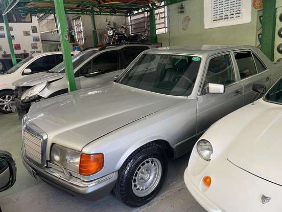 MERCEDES-BENZ-280 SE-1980