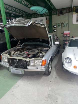MERCEDES-BENZ-280 SE-1980