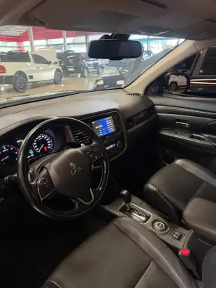 MITSUBISHI-OUTLANDER-2.2 4X4 16V DIESEL 4P AUTOMÁTICO MITSUBISHI-OUTLANDER-2016
