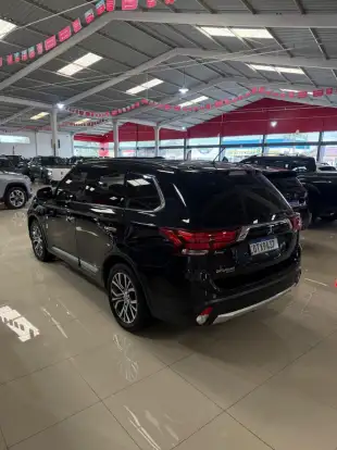 MITSUBISHI-OUTLANDER-2.2 4X4 16V DIESEL 4P AUTOMÁTICO MITSUBISHI-OUTLANDER-2016